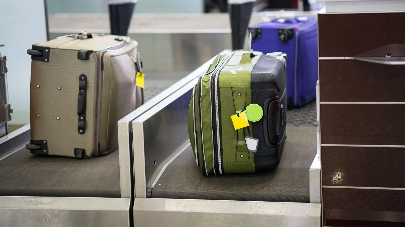 17_Items_You_Should_Never_Pack_in_Checked_Luggage